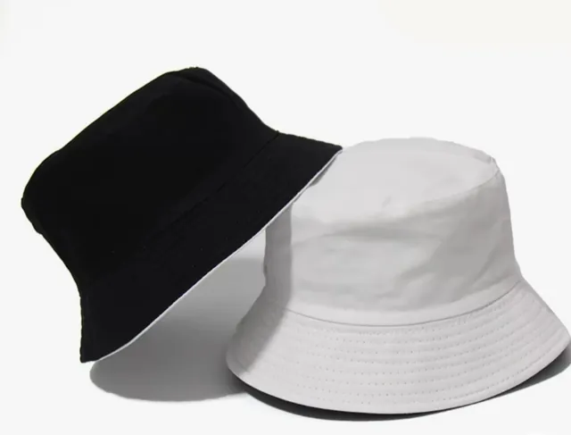 Gorros bucket en negro y blanco